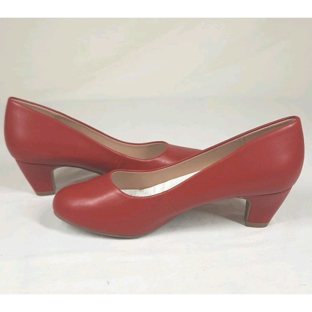 Journee Collection Luu Women's Round Toe Pumps Red Faux Leather US Size 7.5 - Picture 11 of 11